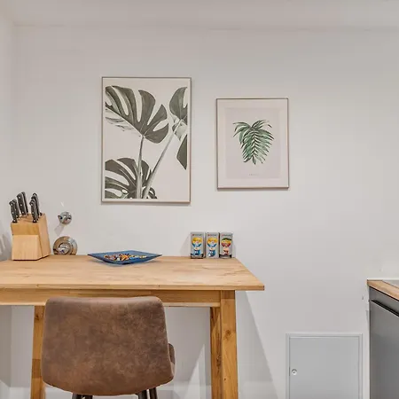 Stilvolle Eg-wohnung Im Zentrum *