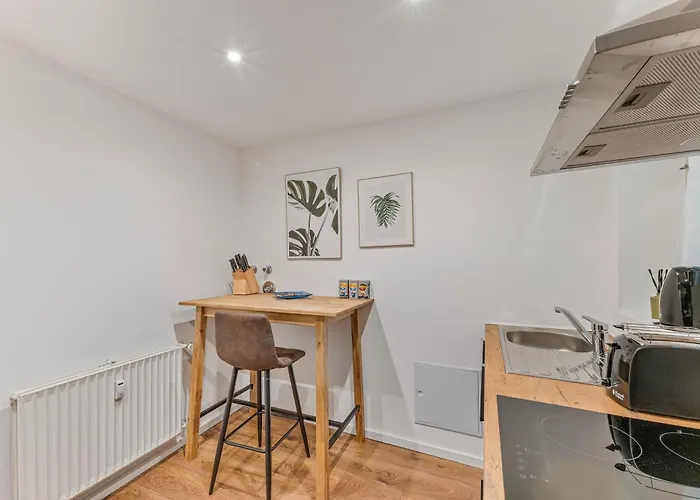 Stilvolle Eg-wohnung Im Zentrum Daire Stuttgart