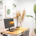 Stilvolle Eg-wohnung Im Zentrum Appartement