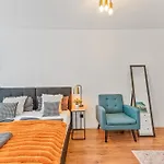 Stilvolle Eg-wohnung Im Zentrum Appartement *
