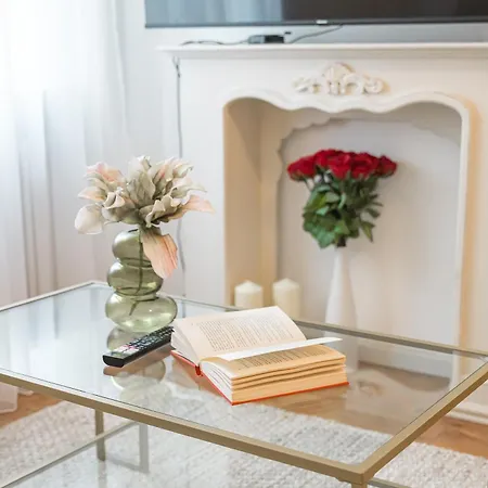 Stilvolle Eg-wohnung Im Zentrum Appartement