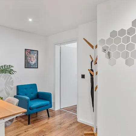 Stilvolle Eg-wohnung Im Zentrum * Estugarda