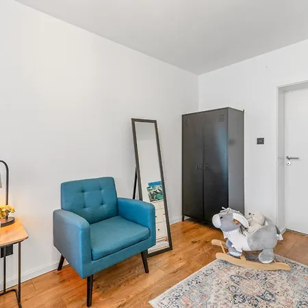 Apartamento Stilvolle Eg-wohnung Im Zentrum Estugarda